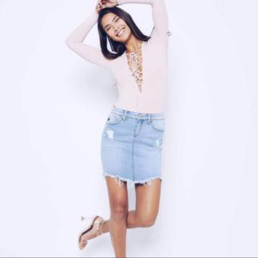 LAST‼️Distressed Jean Skirt - Picture 4 of 8